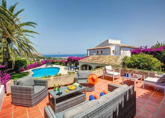 Villa Cau By