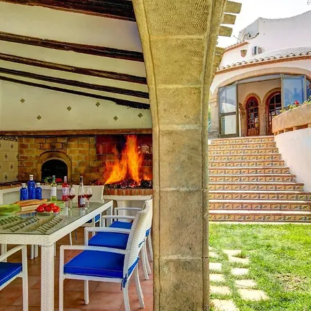 Villa Cau By
