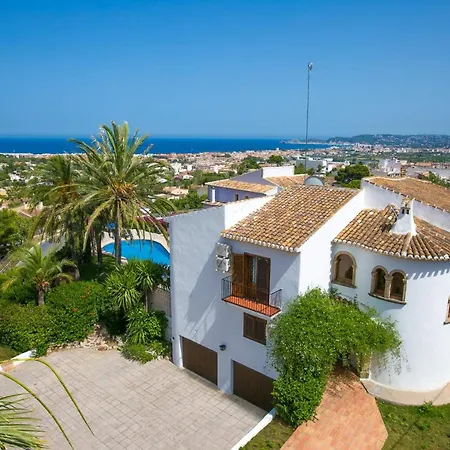 Villa Cau By *