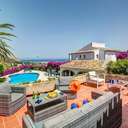 Villa Cau By