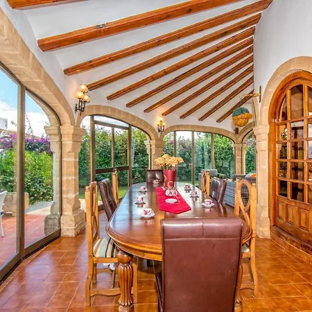 Villa Cau By